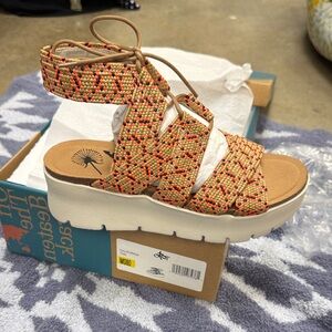 NIB OTBT Multicolor Strappy Sandals